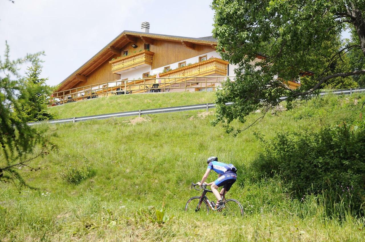 Belvedere Mountain Experience Hotel Monno Bagian luar foto