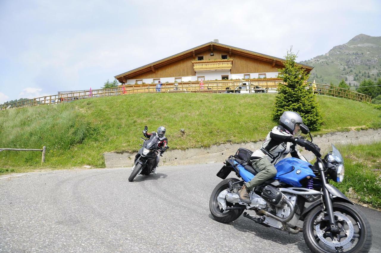 Belvedere Mountain Experience Hotel Monno Bagian luar foto